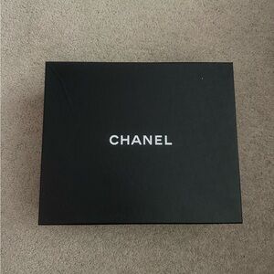 Chanel Black shoe Box excellent